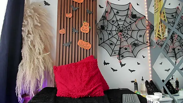 hannah lover online show from 10-25-25, 07:41