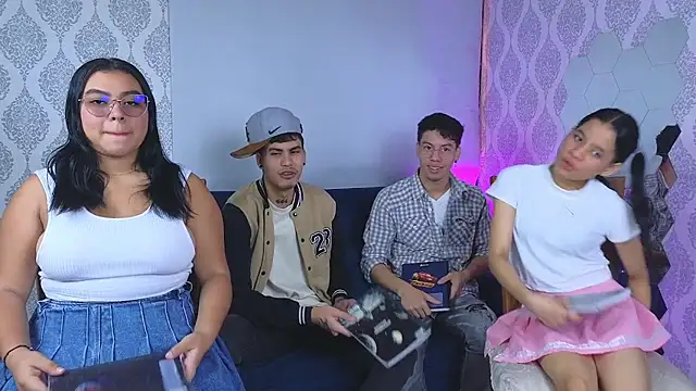 Snapshot of Twink_sensationx chatting on 10-15-25, 01:55 Twink sensationx online show from 10-15-25, 01:55