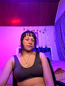 Snapshot of Eymmy_24 chatting on 11-25-25, 03:50 Eymmy 24 online show from 11-25-25, 03:50