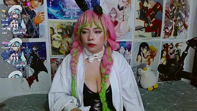 Snapshot of Lil-La chatting on 10-12-25, 11:31 Lil-La online show from 10-12-25, 11:31