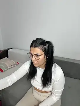 Snapshot of MiaKiittyy chatting on 10-01-25, 04:02 MiaKiittyy online show from 10-01-25, 04:02