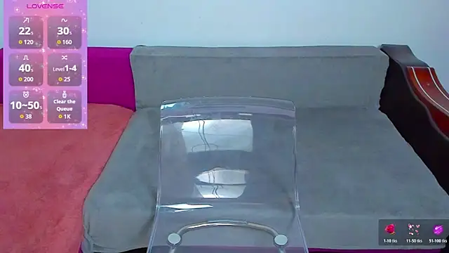 Snapshot of MiaKiittyy chatting on 10-17-25, 04:42 MiaKiittyy online show from 10-17-25, 04:42