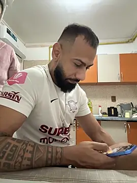 Snapshot of MiaKiittyy chatting on 10-21-25, 08:53 MiaKiittyy online show from 10-21-25, 08:53