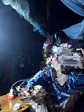 Snapshot of PhamPm70 chatting on 11-05-25, 11:54 PhamPm70 online show from 11-05-25, 11:54