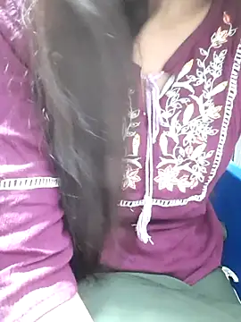 Snapshot of Aarti-kumri chatting on 11-06-25, 03:24 Aarti-kumri online show from 11-06-25, 03:24