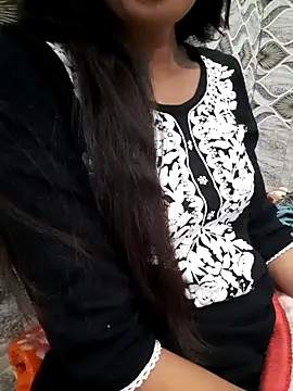 Snapshot of Aarti-kumri chatting on 11-09-25, 02:48 Aarti-kumri online show from 11-09-25, 02:48