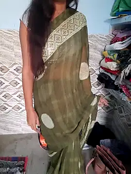 Snapshot of Aarti-kumri chatting on 11-11-25, 10:37 Aarti-kumri online show from 11-11-25, 10:37