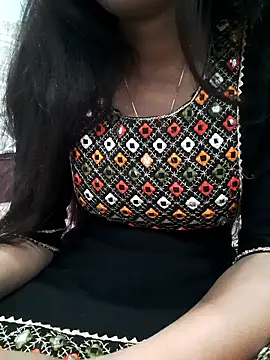 Snapshot of Aarti-kumri chatting on 01-15-26, 05:05 Aarti-kumri online show from 01-15-26, 05:05