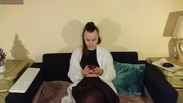 Snapshot of Kelly_Cartier chatting on 01-15-26, 12:54 Kelly Cartier online show from 01-15-26, 12:54