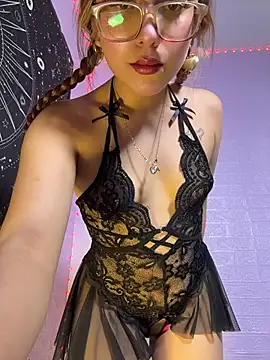 ZeziGamingg online show from 02-18-26, 03:13