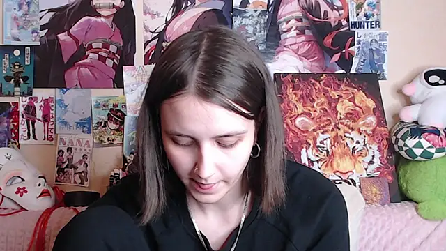 AliceChio online show from 11-12-25, 05:57