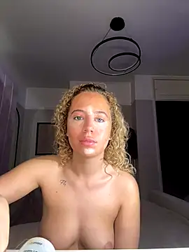 Snapshot of Aurorajadex chatting on 10-01-25, 02:45 Aurorajadex online show from 10-01-25, 02:45