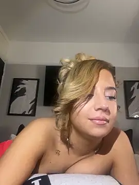 Snapshot of Aurorajadex chatting on 10-21-25, 02:34 Aurorajadex online show from 10-21-25, 02:34