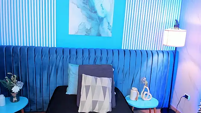 Snapshot of ariannaliss chatting on 01-13-26, 04:45 ariannaliss online show from 01-13-26, 04:45