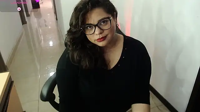 Snapshot of merly_chica chatting on 10-08-25, 12:58 merly chica online show from 10-08-25, 12:58