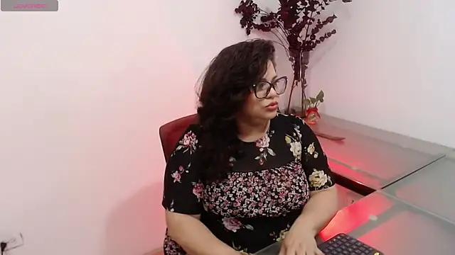 Snapshot of merly_chica chatting on 10-21-25, 01:12 merly chica online show from 10-21-25, 01:12