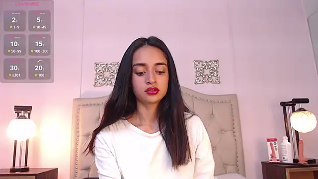 Snapshot of Leilani- chatting on 10-11-25, 01:42 Leilani- online show from 10-11-25, 01:42