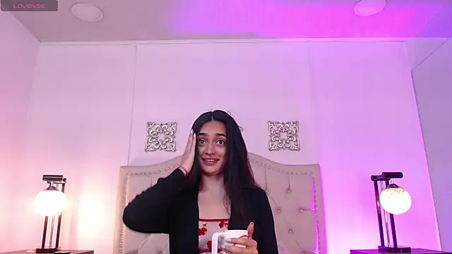 Snapshot of Leilani- chatting on 10-14-25, 03:35 Leilani- online show from 10-14-25, 03:35