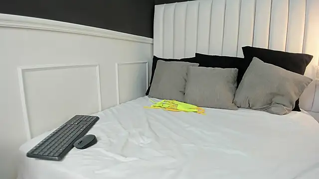  emma willliams  online show from 09-18-25, 02:08