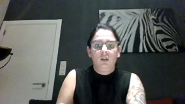 hottyFcup online show from 11-17-25, 06:03