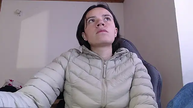 Skylar Serenity online show from 12-17-25, 03:40