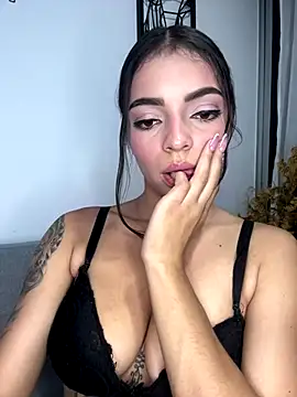 TaylorGreys online show from 10-30-25, 06:26