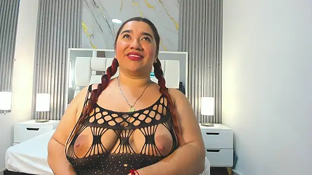 VanessaHard as online show from 10-15-25, 05:02