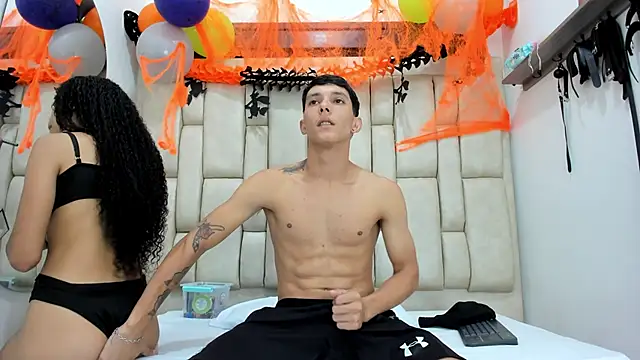 Snapshot of ZafiroAndFlynn chatting on 10-28-25, 09:17 ZafiroAndFlynn online show from 10-28-25, 09:17