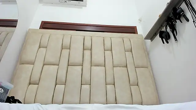 Snapshot of ZafiroAndFlynn chatting on 11-21-25, 08:07 ZafiroAndFlynn online show from 11-21-25, 08:07