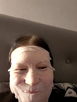 DragonFoxie online show from 10-11-25, 02:37