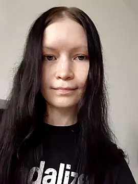 DragonFoxie online show from 10-13-25, 11:54