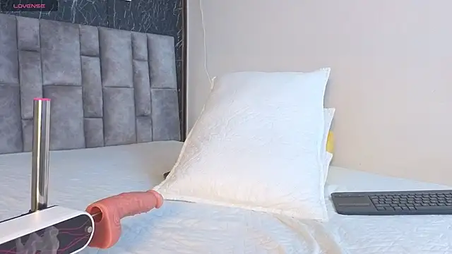 emily vermont online show from 11-08-25, 04:01