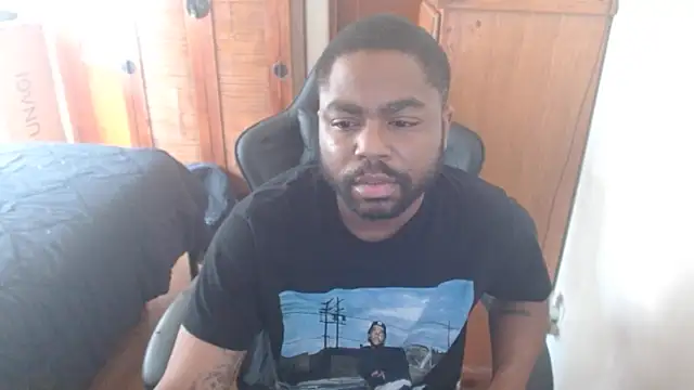 Snapshot of Breadwinnah chatting on 09-11-25, 06:41 Breadwinnah online show from 09-11-25, 06:41