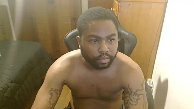 Snapshot of Breadwinnah chatting on 09-17-25, 05:42 Breadwinnah online show from 09-17-25, 05:42