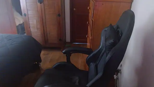 Snapshot of Breadwinnah chatting on 09-17-25, 05:47 Breadwinnah online show from 09-17-25, 05:47