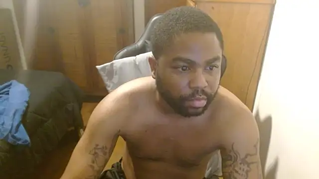 Snapshot of Breadwinnah chatting on 09-18-25, 07:10 Breadwinnah online show from 09-18-25, 07:10