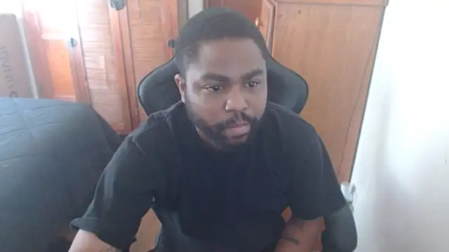 Snapshot of Breadwinnah chatting on 09-18-25, 08:55 Breadwinnah online show from 09-18-25, 08:55