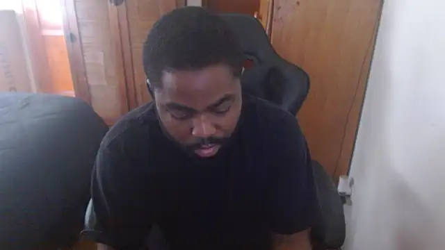 Snapshot of Breadwinnah chatting on 09-20-25, 05:58 Breadwinnah online show from 09-20-25, 05:58