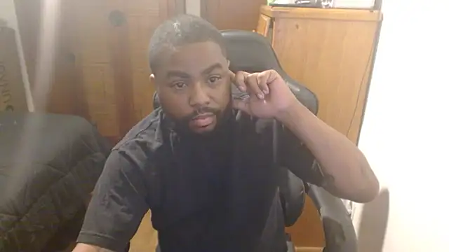 Snapshot of Breadwinnah chatting on 09-23-25, 03:53 Breadwinnah online show from 09-23-25, 03:53