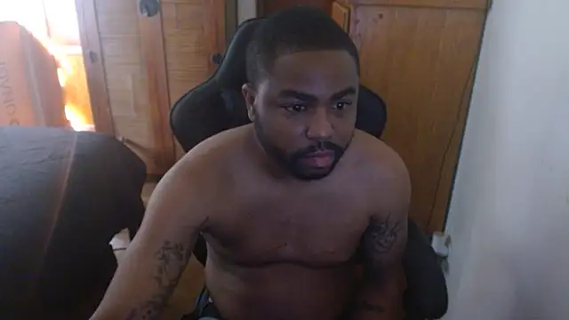 Snapshot of Breadwinnah chatting on 09-23-25, 04:10 Breadwinnah online show from 09-23-25, 04:10