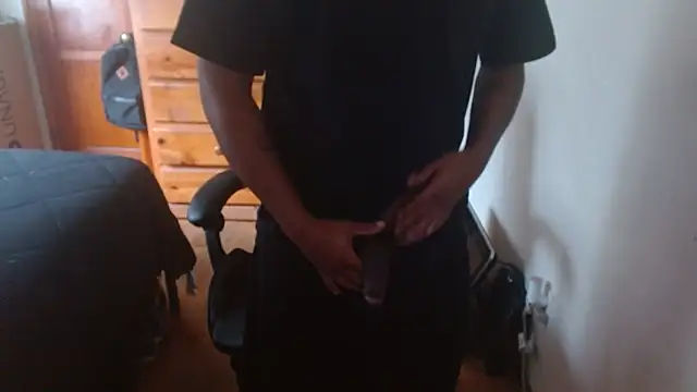 Snapshot of Breadwinnah chatting on 09-28-25, 03:17 Breadwinnah online show from 09-28-25, 03:17