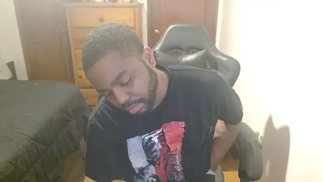 Snapshot of Breadwinnah chatting on 10-06-25, 07:17 Breadwinnah online show from 10-06-25, 07:17