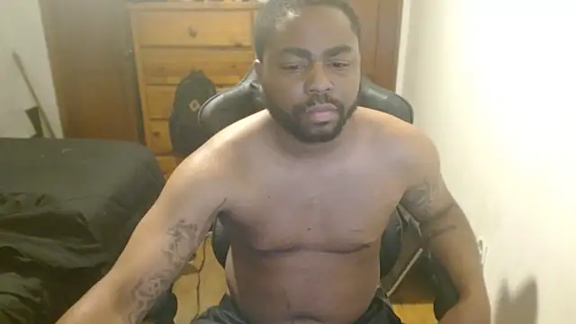 Snapshot of Breadwinnah chatting on 10-10-25, 03:49 Breadwinnah online show from 10-10-25, 03:49