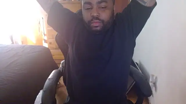 Snapshot of Breadwinnah chatting on 10-10-25, 03:55 Breadwinnah online show from 10-10-25, 03:55