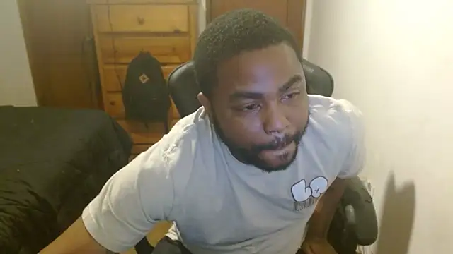 Snapshot of Breadwinnah chatting on 10-13-25, 07:08 Breadwinnah online show from 10-13-25, 07:08