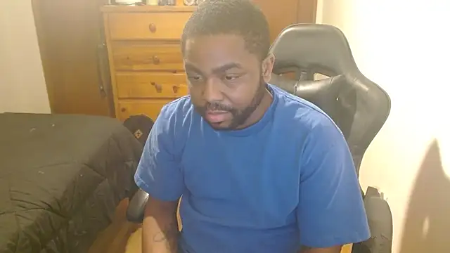 Snapshot of Breadwinnah chatting on 10-17-25, 06:38 Breadwinnah online show from 10-17-25, 06:38