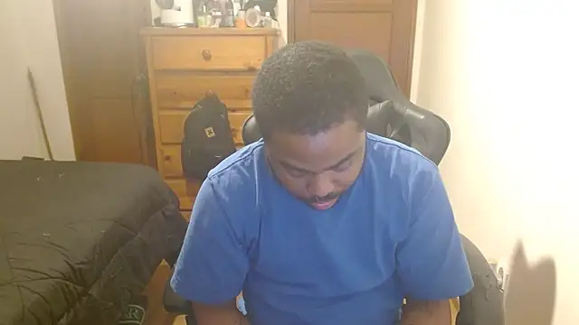 Snapshot of Breadwinnah chatting on 10-18-25, 02:03 Breadwinnah online show from 10-18-25, 02:03