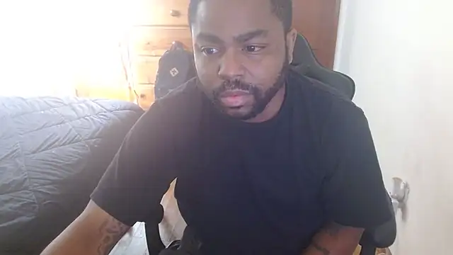 Snapshot of Breadwinnah chatting on 10-20-25, 03:45 Breadwinnah online show from 10-20-25, 03:45