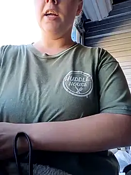 countrymomma online show from 10-15-25, 01:44