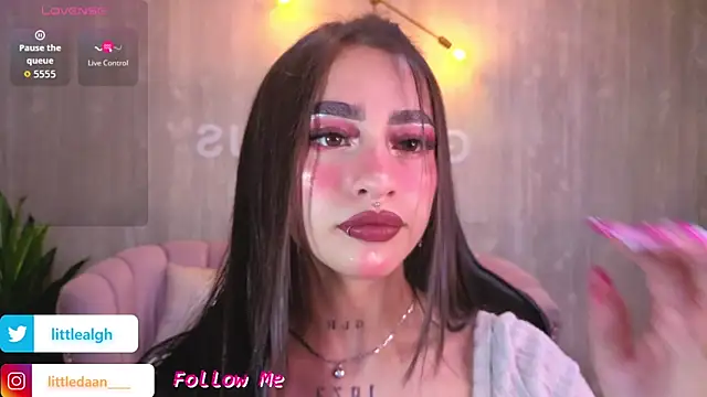 Abril Velvet a  online show from 11-12-25, 01:11